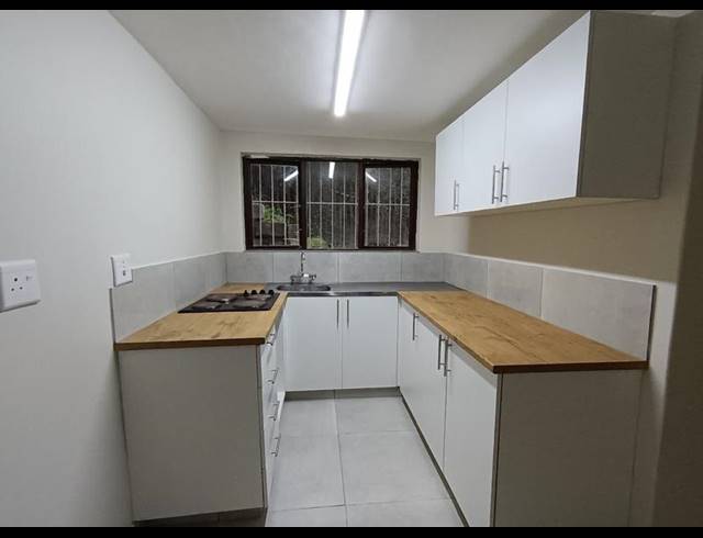 4 BEDROOM TOWNHOUSE FOR SALE IN MARINA BEACH